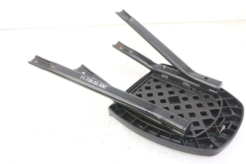 photo de LUGGAGE RACK PEUGEOT ELYSEO 125 (1999 - 2004) - Technical close-up