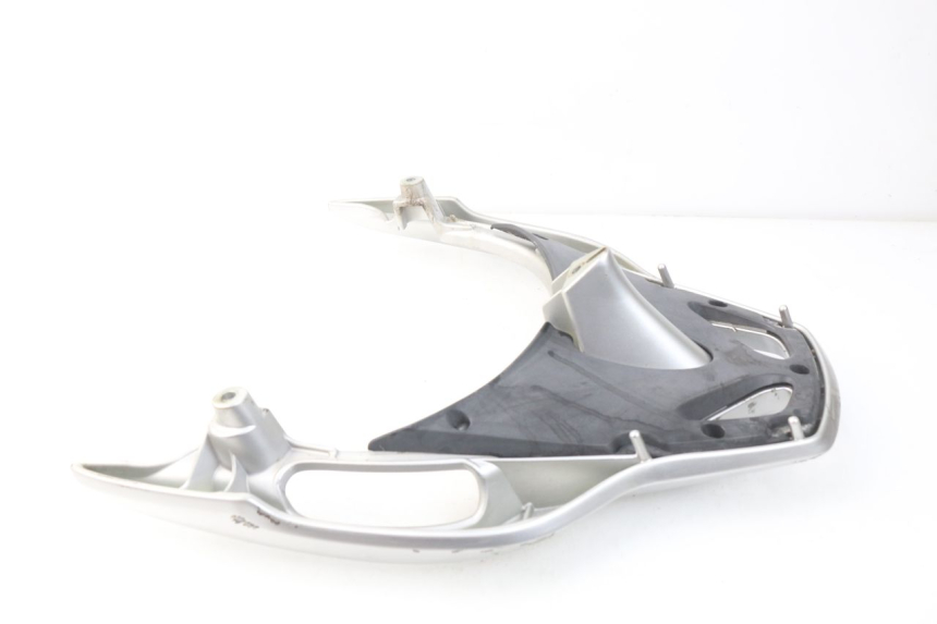 photo de LUGGAGE RACK HONDA FES PANTHEON 125 (2003 - 2007) - Zoom on usage condition