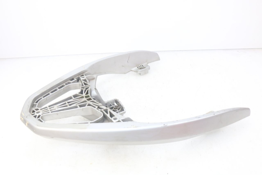 photo de LUGGAGE RACK PEUGEOT GEOPOLIS 400 (2007 - 2013) - Fixing points details