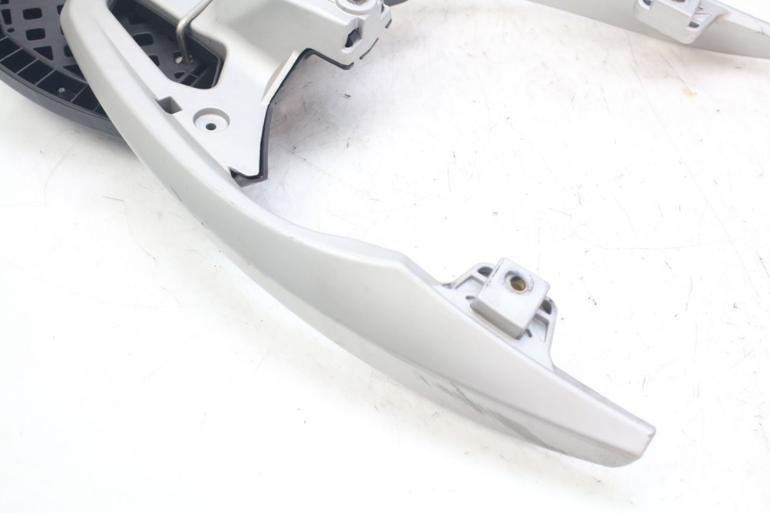photo de LUGGAGE RACK PEUGEOT GEOPOLIS RS 125 (2007 - 2009) - Technical close-up