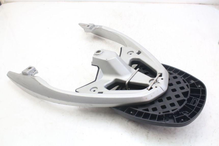 photo de LUGGAGE RACK PEUGEOT GEOPOLIS RS 125 (2007 - 2009) - Surface and material condition