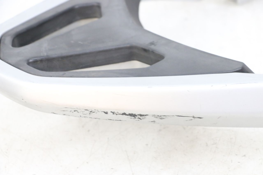 photo de LUGGAGE RACK PEUGEOT GEOPOLIS RS 125 (2007 - 2009) - Alternative perspective