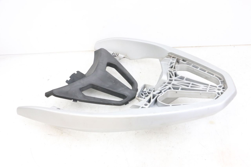 photo de LUGGAGE RACK PEUGEOT GEOPOLIS RS 125 (2007 - 2009) - Surface and material condition