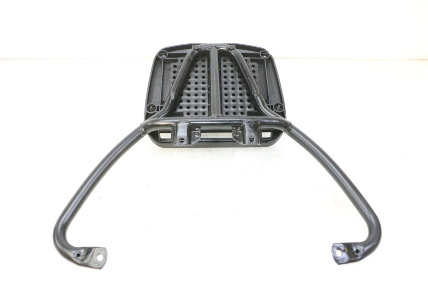 photo de LUGGAGE RACK PIAGGIO MP3 HPE 310 (2024 - 2025) - Zoom on usage condition