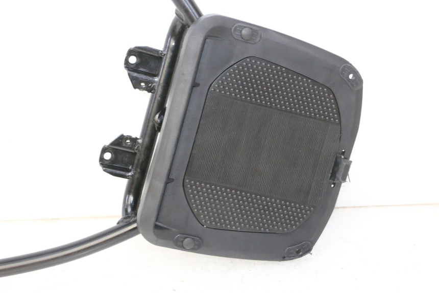 photo de LUGGAGE RACK PIAGGIO MP3 HPE 310 (2024 - 2025) - Fixing points details