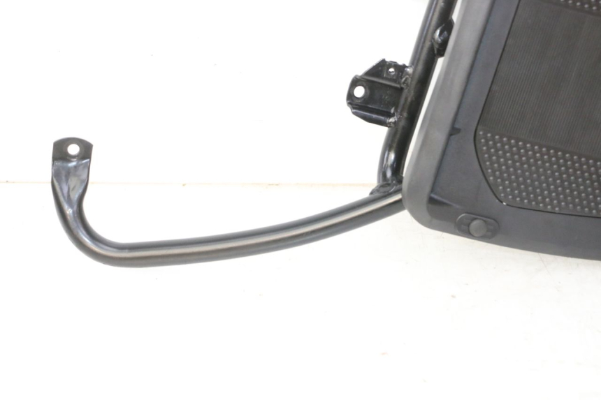 photo de LUGGAGE RACK PIAGGIO MP3 HPE 310 (2024 - 2025) - Surface and material condition