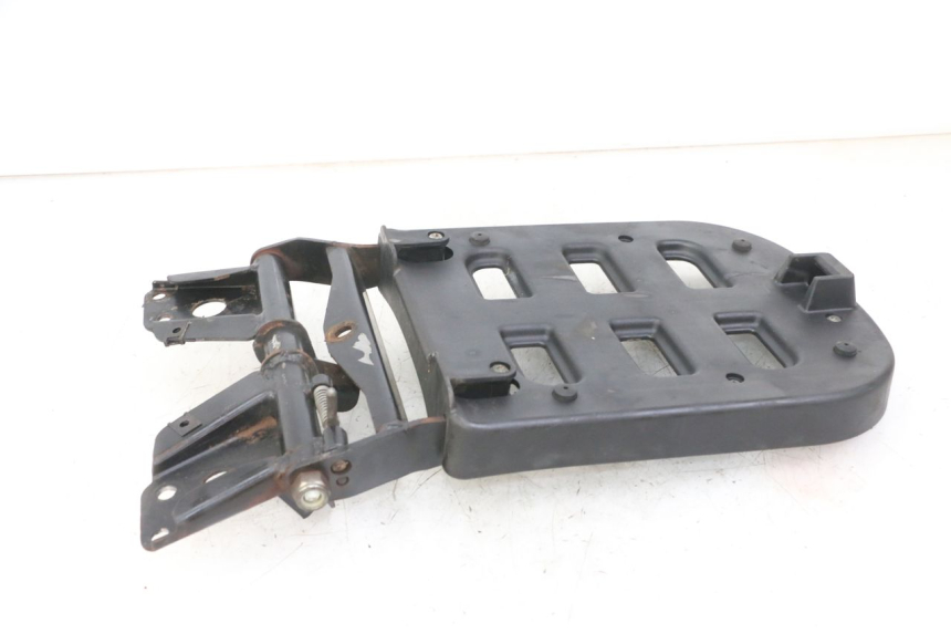 photo de LUGGAGE RACK PIAGGIO MP3 LT 300 (2010 - 2016) - Fixing points details