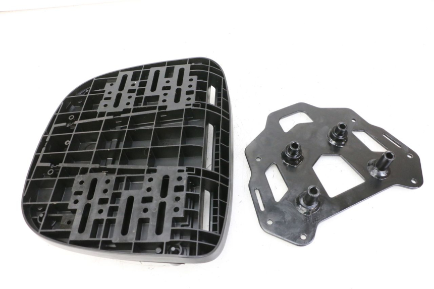 photo de LUGGAGE RACK PIAGGIO MP3 500 (2014 - 2017) - Markings and original references