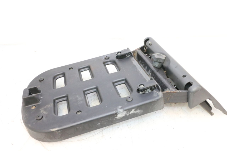 photo de LUGGAGE RACK PIAGGIO MP3 125 (2006 - 2014) - Checked used part