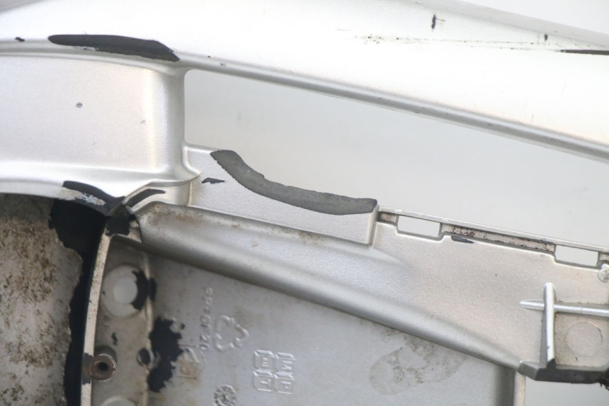 photo de LUGGAGE RACK PIAGGIO VESPA GRANTURISMO 125 (2003 - 2007) - Zoom on usage condition