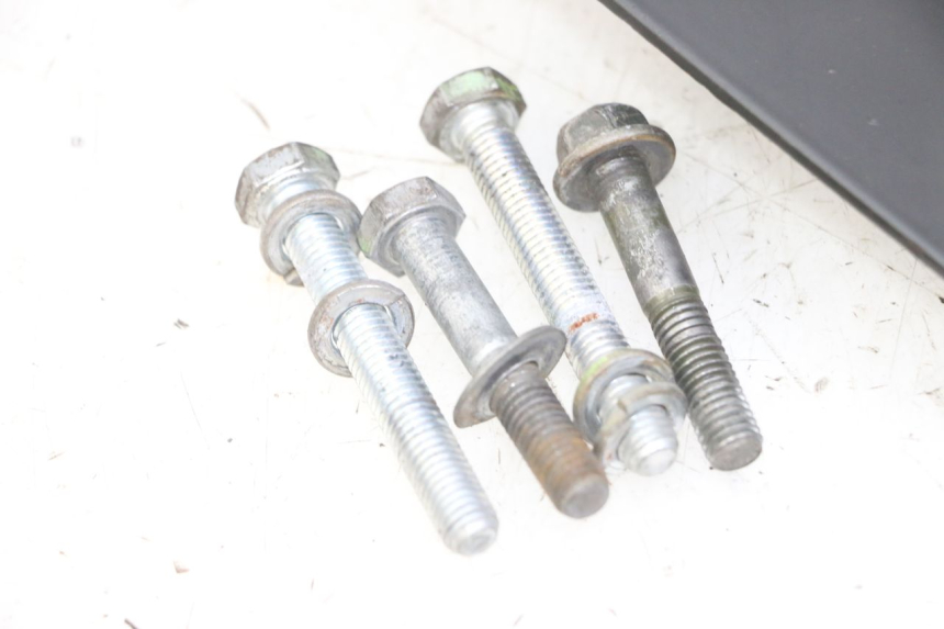 photo de LUGGAGE RACK GILERA RUNNER SL 50 (2006 - 2009) - Technical close-up