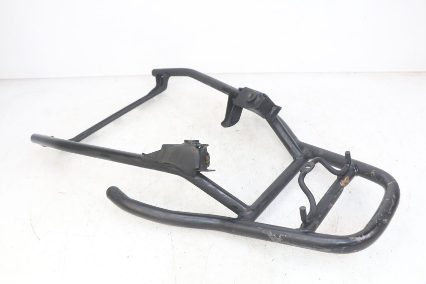 photo de LUGGAGE RACK HONDA SCV LEAD 100 (2003 - 2007) - Technical close-up