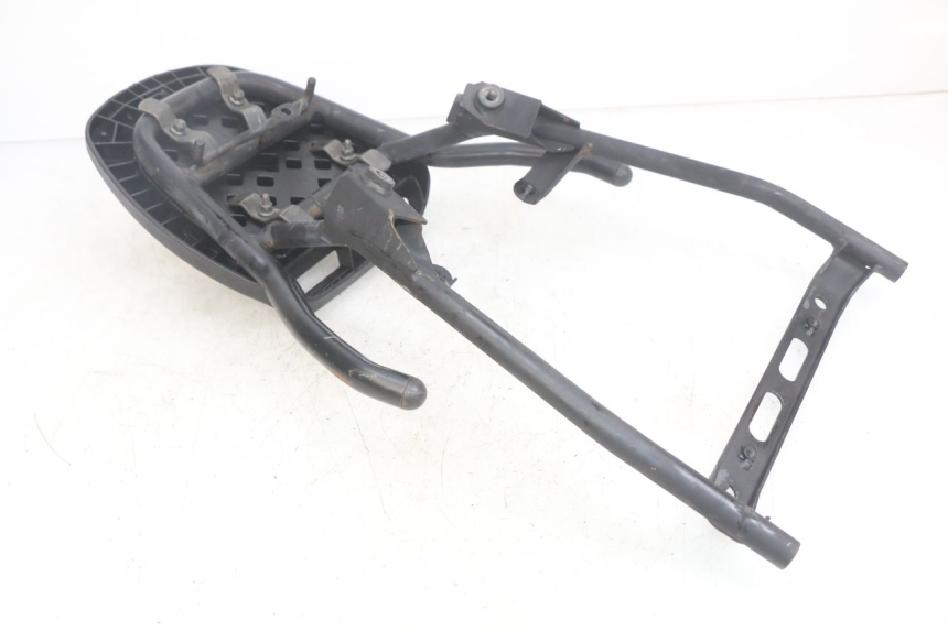 photo de LUGGAGE RACK HONDA SCV LEAD 100 (2003 - 2007) - Alternative perspective