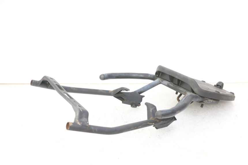 photo de LUGGAGE RACK HONDA SCV LEAD 100 (2003 - 2007) - Technical close-up