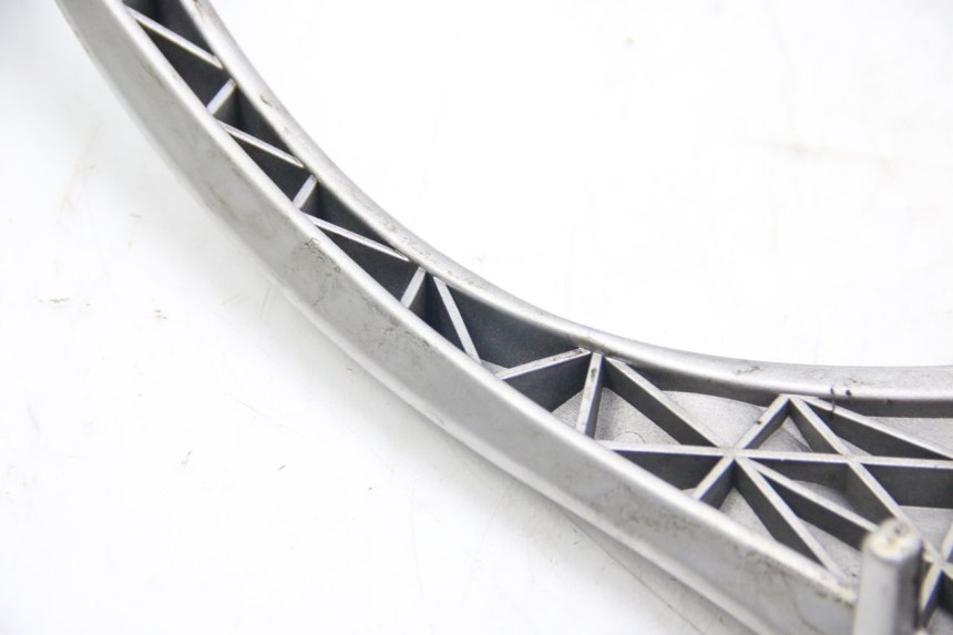 photo de LUGGAGE RACK SUZUKI SIXTEEN 125 (2008 - 2010) - Technical close-up