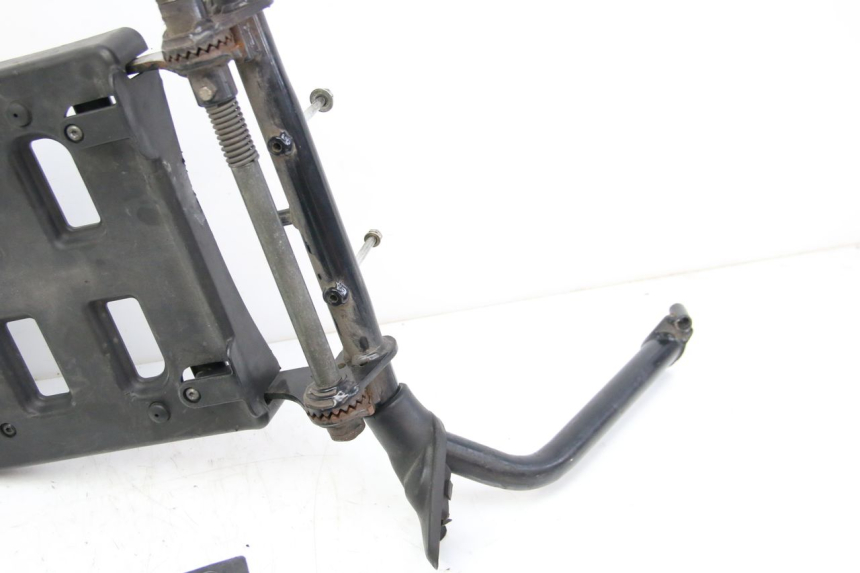 photo de LUGGAGE RACK PIAGGIO XEVO - X EVO 125 (2007 - 2017) - Markings and original references