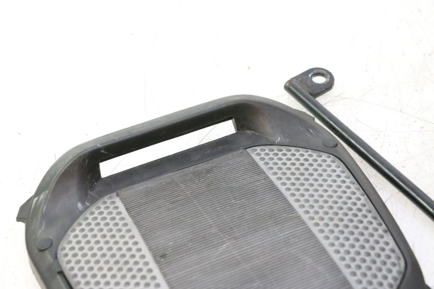 photo de LUGGAGE RACK YAMAHA YP MAJESTY 125 (2002 - 2006) - Fixing points details