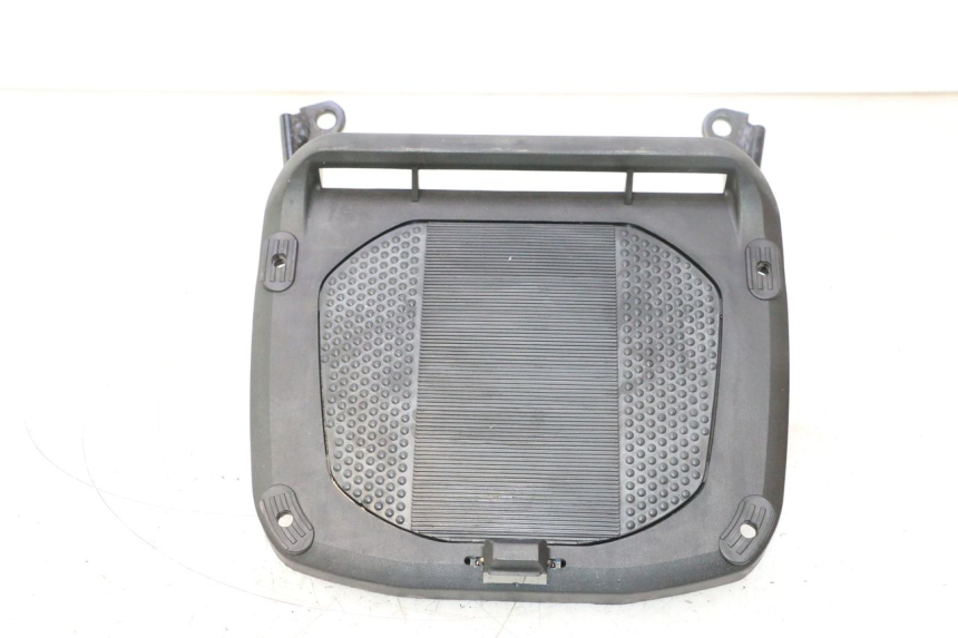 photo de LUGGAGE RACK YAMAHA YP MAJESTY 125 (2002 - 2006) - Component detail