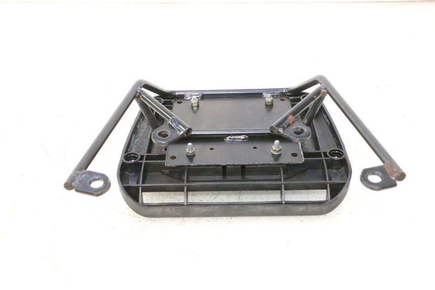 photo de LUGGAGE RACK YAMAHA YP MAJESTY 125 (2002 - 2006) - Technical close-up