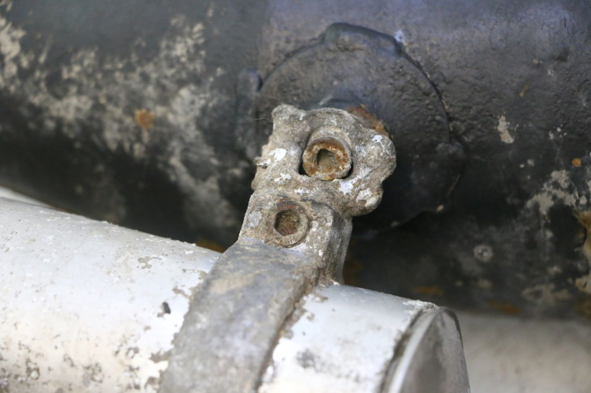 photo de EXHAUST PIPE MBK BOOSTER SPIRIT 50 (1999 - 2003) - Fixing points details
