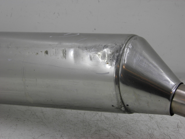 photo de RIGHT EXHAUST YAMAHA FJR 1300 (2004 - 2005) - Fixing points details