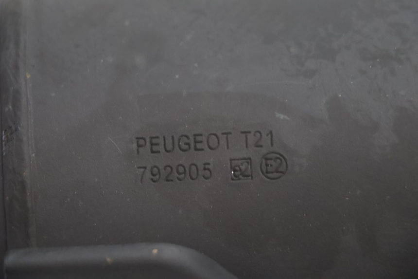 photo de EXHAUST PEUGEOT KISBEE 2T 50 (2018 - 2022) - Alternative perspective