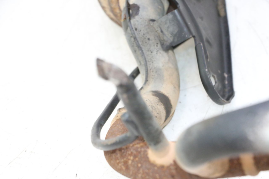 photo de EXHAUST PEUGEOT LUDIX ONE 50 (2004 - 2006) - Fixing points details