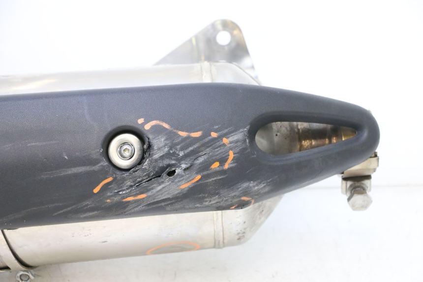 photo de EXHAUST PIPE PIAGGIO MP3 LT 400 (2007 - 2012) - Focus on structure