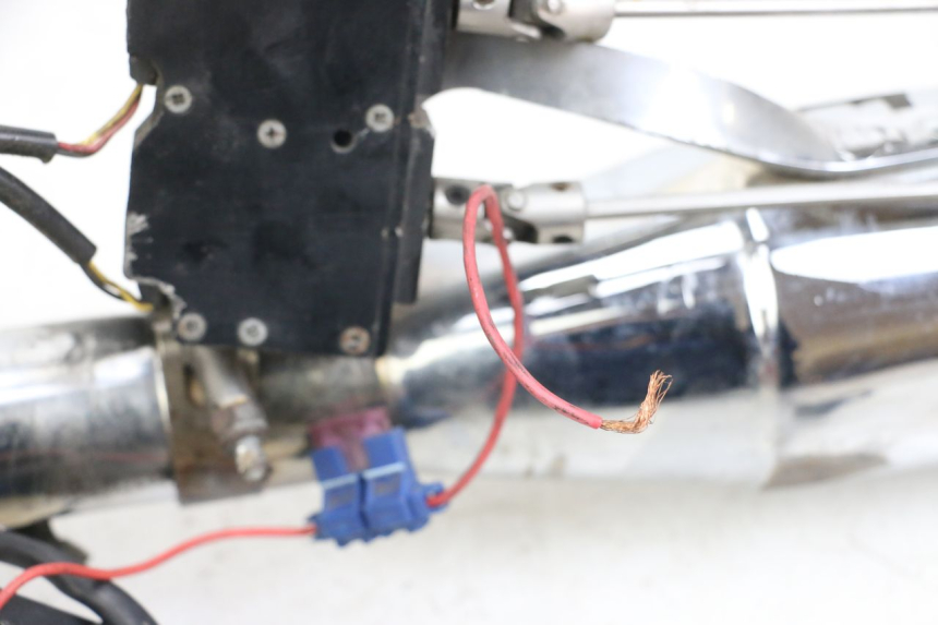 photo de EXHAUST HARLEY DAVIDSON SPORTSTER XL CUSTOM 1200 (2003 - 2004) - Alternative perspective