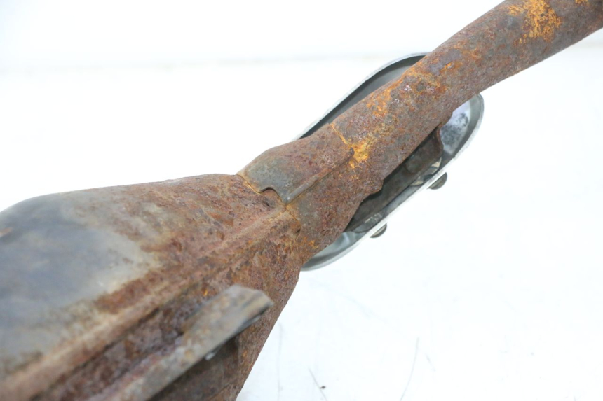 photo de EXHAUST PIPE YAMAHA YP MAJESTY 125 (1998 - 2001) - Fixing points details