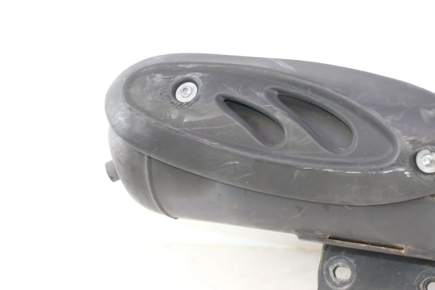 photo de EXHAUST PIPE YAMAHA YP MAJESTY 125 (2002 - 2006) - Focus on structure