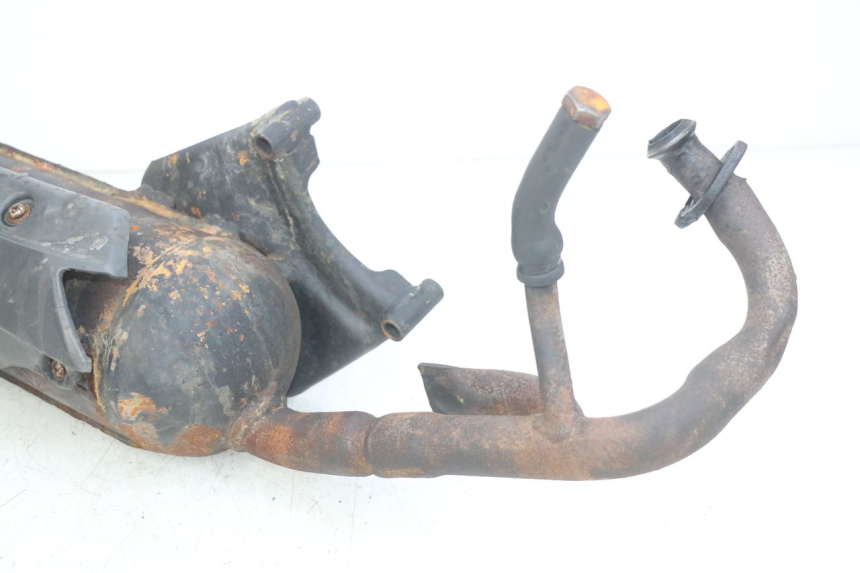 photo de EXHAUST PIPE PIAGGIO ZIP 2T 50 (2009 - 2019) - Fixing points details