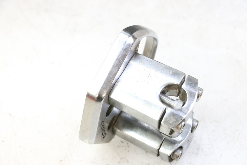 photo de HANDLEBAR RISER KYMCO AGILITY NAKED RENOUVO 2T 50 (2011 - 2018) - Zoom on usage condition