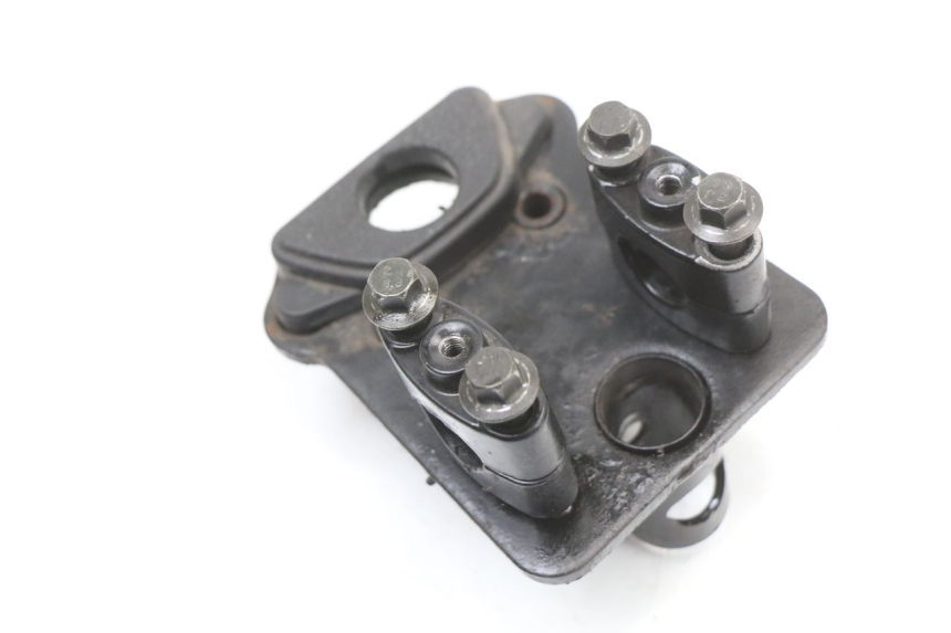 photo de HANDLEBAR RISER JONWAY AZTRAL 125 (2008 - 2017) - Component detail