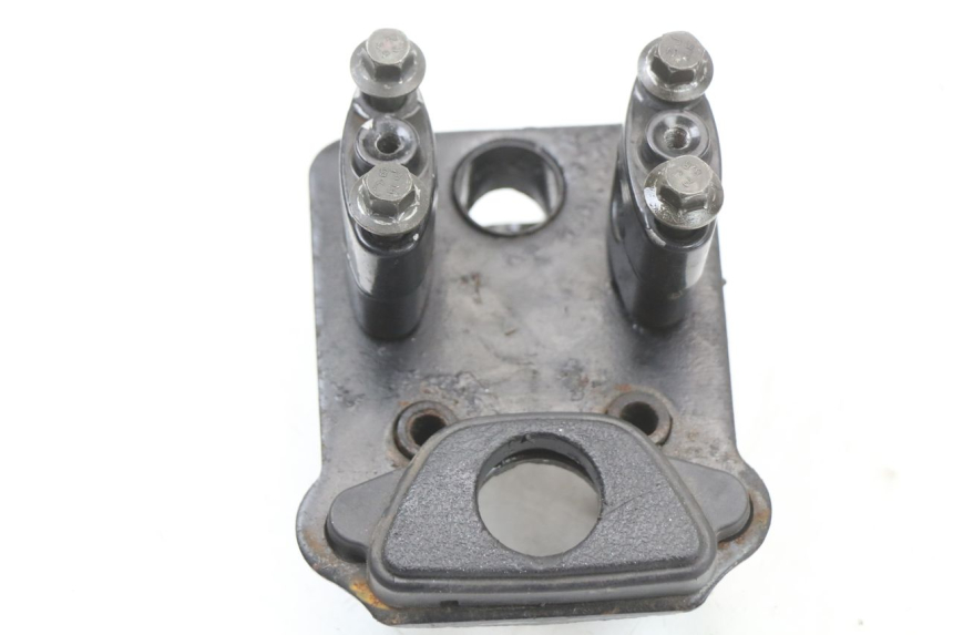 photo de HANDLEBAR RISER JONWAY AZTRAL 125 (2008 - 2017) - Fixing points details