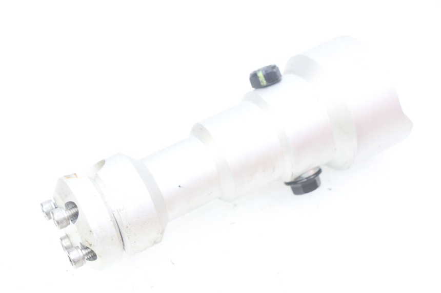 photo de HANDLEBAR RISER PEUGEOT STREETZONE 4T 50 (2018 - 2023) - Technical close-up