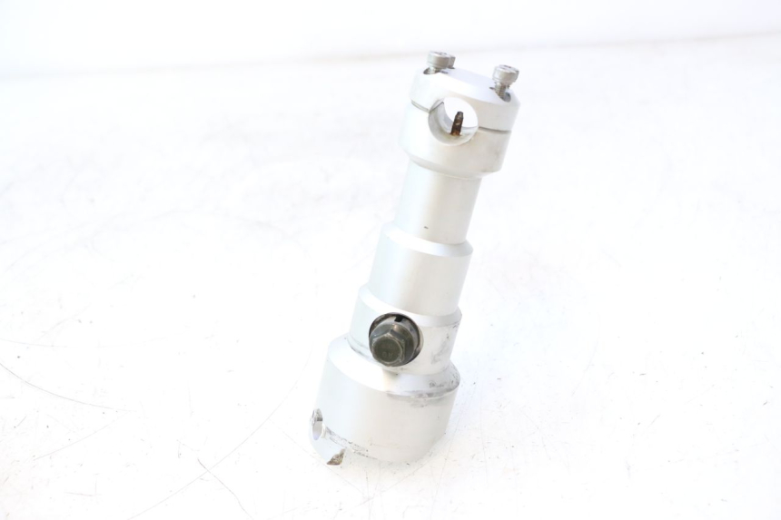 photo de HANDLEBAR STEM PEUGEOT STREETZONE NAKED 2T 50 (2014 - 2018) - Fixing points details