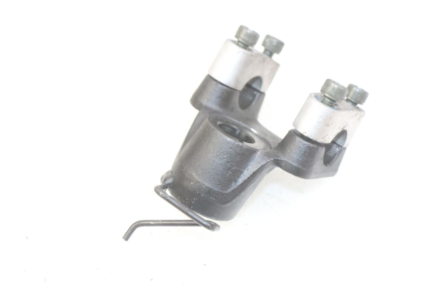 photo de HANDLEBAR RISER YAMAHA X-CITY XCITY 125 (2007 - 2013) - Zoom on usage condition