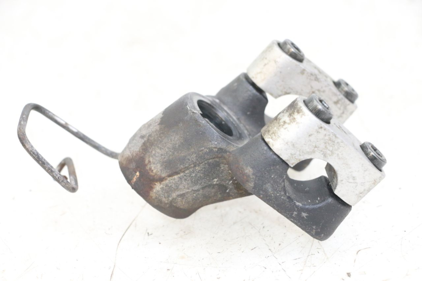 photo de HANDLEBAR RISER YAMAHA X-MAX XMAX 250 (2006 - 2009) - Zoom on usage condition