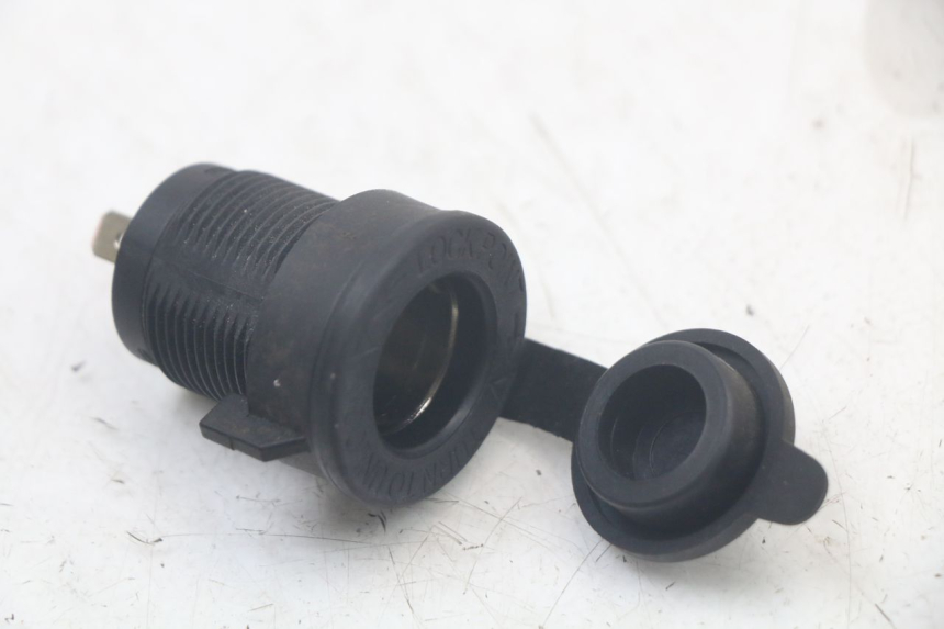 photo de CIGARETTE LIGHTER SOCKET QUADRO 3D S 350 (2013 - 2018) - Component detail