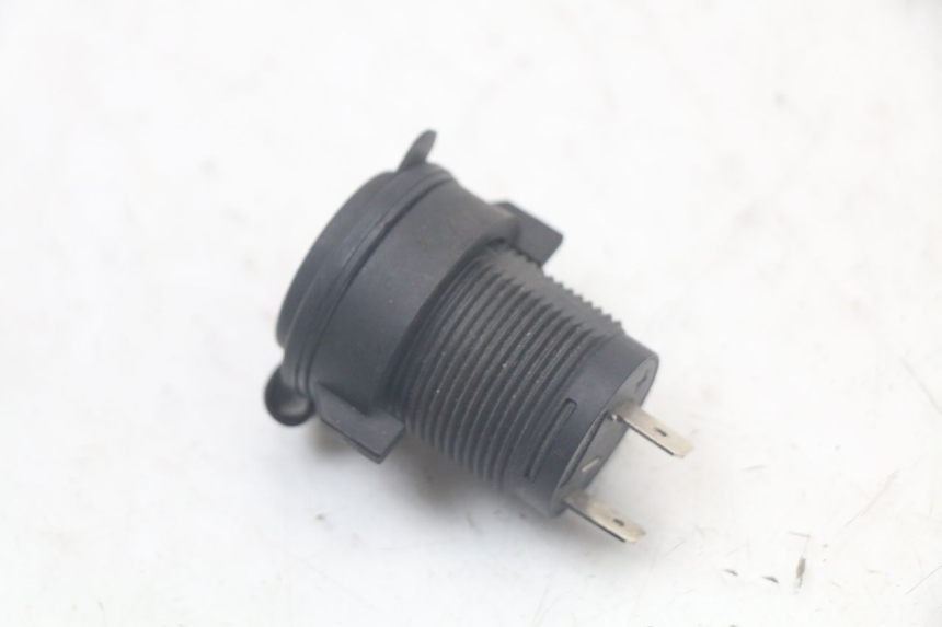 photo de CIGARETTE LIGHTER SOCKET QUADRO 3D S 350 (2013 - 2018) - Alternative perspective