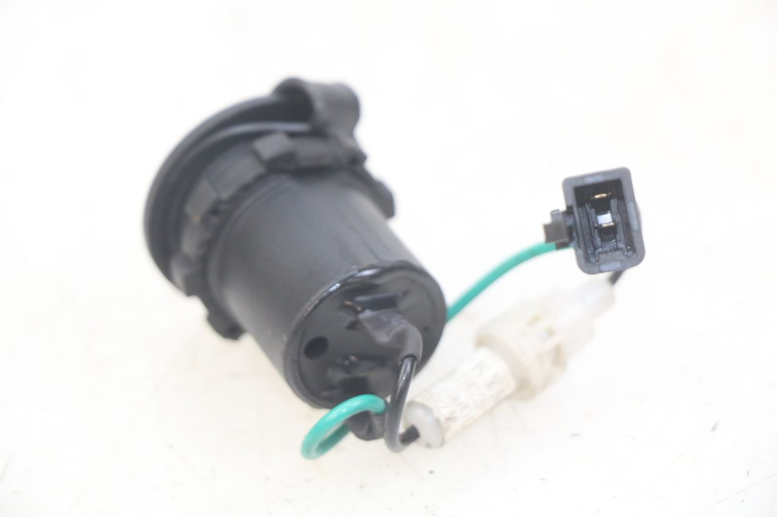 photo de CIGARETTE LIGHTER SOCKET KYMCO AGILITY 16+ 4T 50 (2018 - 2023) - Zoom on usage condition
