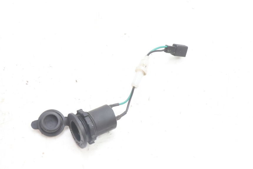 photo de CIGARETTE LIGHTER SOCKET KYMCO AGILITY 16+ 4T 50 (2018 - 2023) - Zoom on usage condition