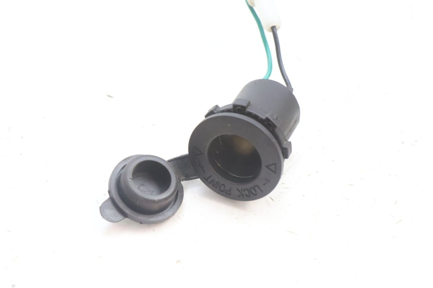 photo de CIGARETTE LIGHTER SOCKET KYMCO AGILITY 16+ 4T 50 (2018 - 2023) - Alternative perspective