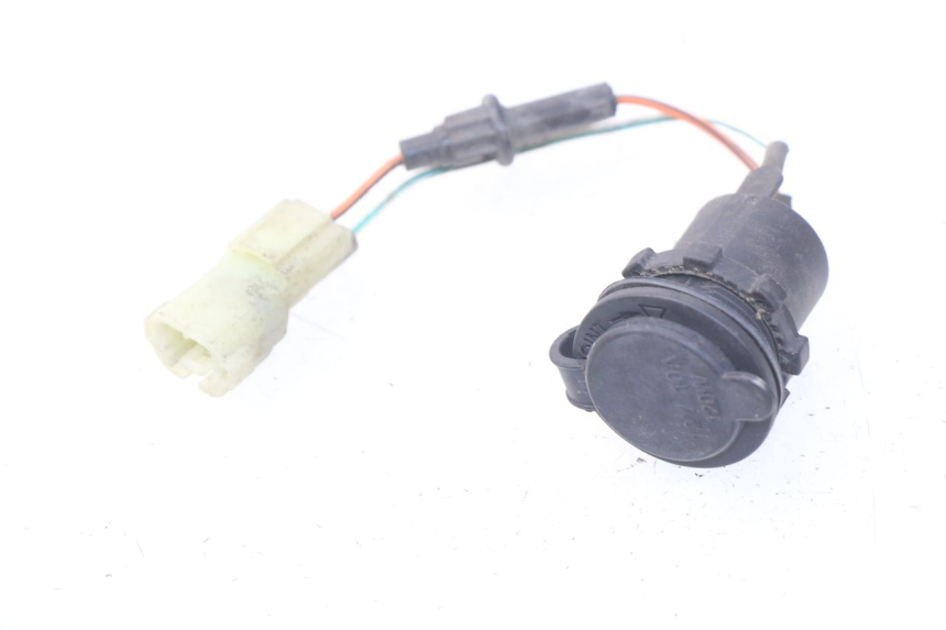 photo de CIGARETTE LIGHTER SOCKET KYMCO DINK STREET 125 (2009 - 2014) - Component detail