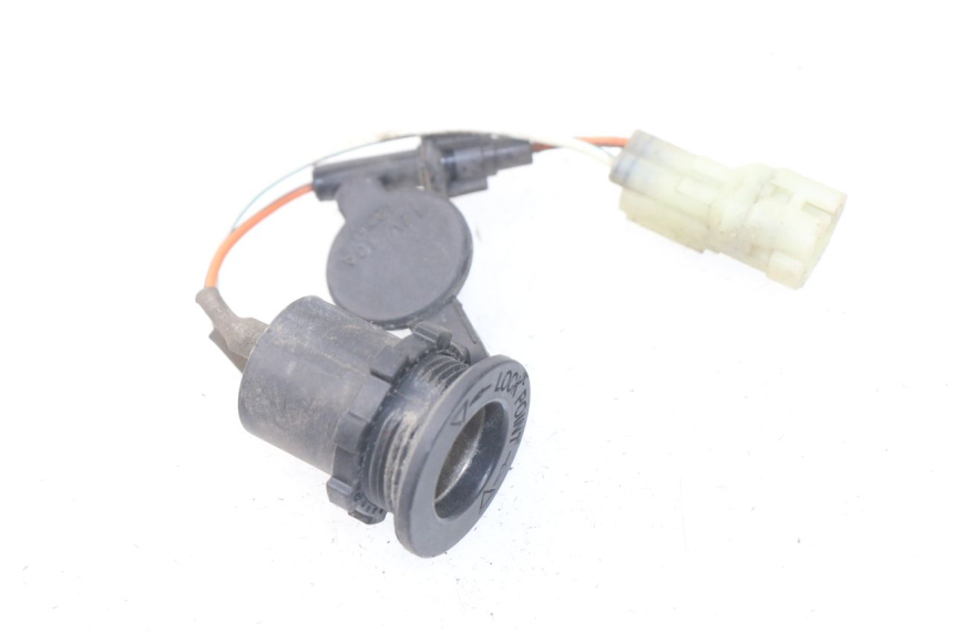photo de CIGARETTE LIGHTER SOCKET KYMCO DINK STREET 125 (2009 - 2014) - Zoom on usage condition