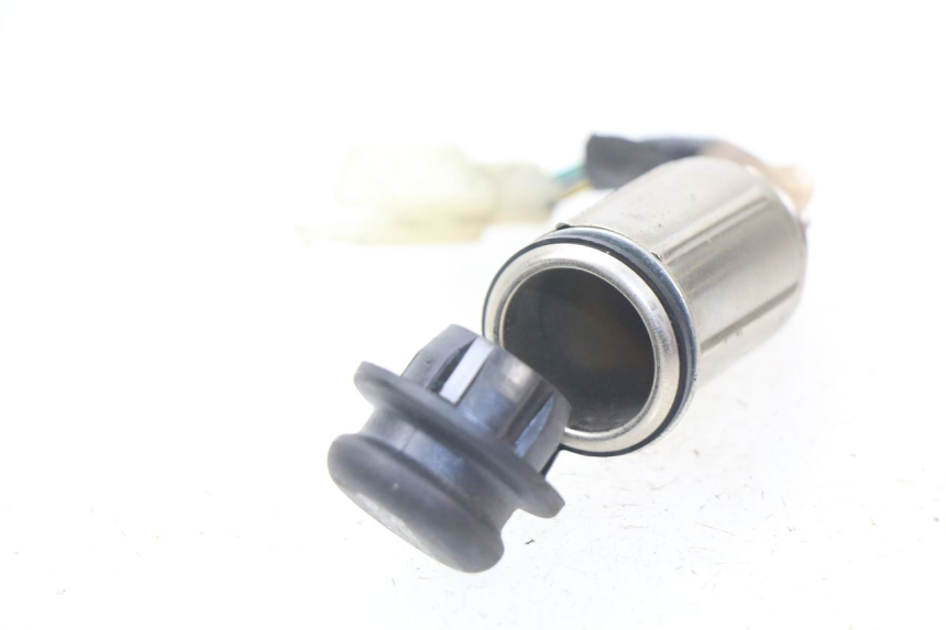 photo de CIGAR LIGHTER SOCKET HONDA FES PANTHEON 125 (2003 - 2007) - Component detail
