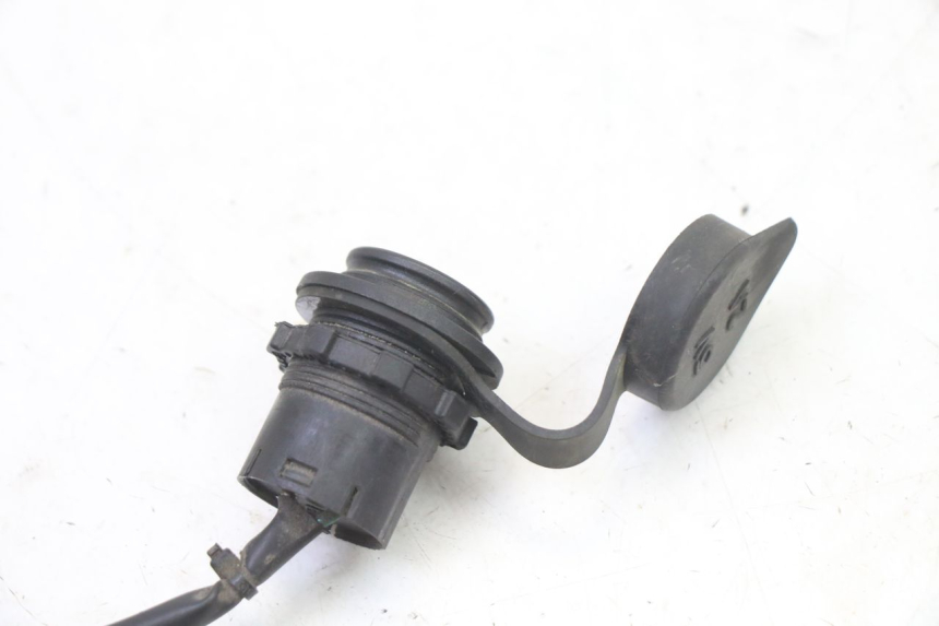 photo de CIGARETTE LIGHTER SOCKET SYM FIDDLE 3 III 125 (2014 - 2020) - Technical close-up