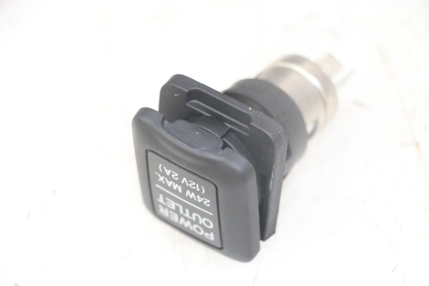 photo de CIGAR LIGHTER SOCKET HONDA FORZA ABS 300 (2013 - 2017) - Component detail