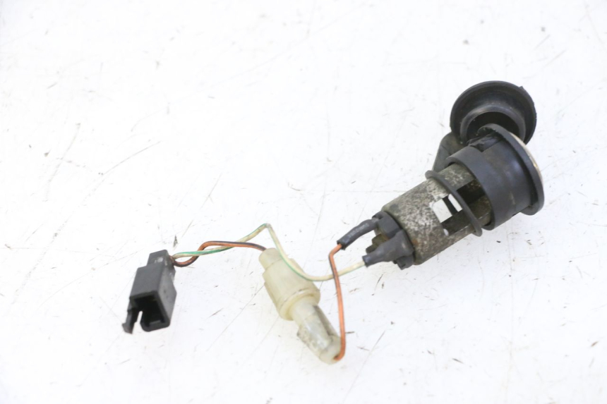 photo de CIGAR LIGHTER SOCKET KYMCO GRAND DINK 125 (2002 - 2007) - Zoom on usage condition